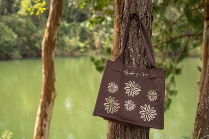 Tierra tote bag